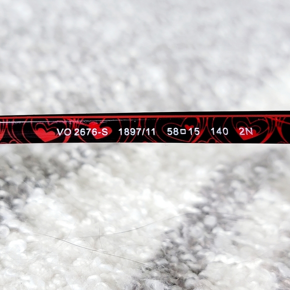 🆕️ Vogue Cat-Eye Sunglasses - Picture 6 of 6